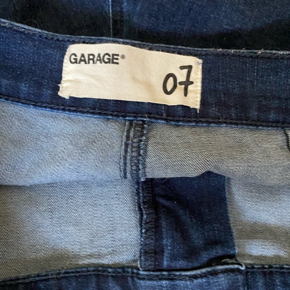 Adorable jeggings with “pinstripe” detail - Picture 3 of 4